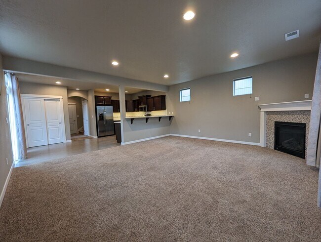 Building Photo - Gorgeous 3-Bedroom, 2.5-Bath Home on Corner Lot In Eugene!