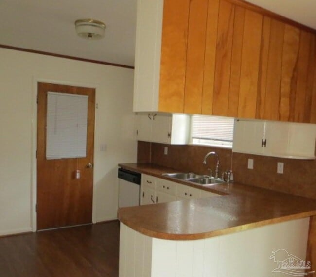 Building Photo - 8220 Excelsior Dr
