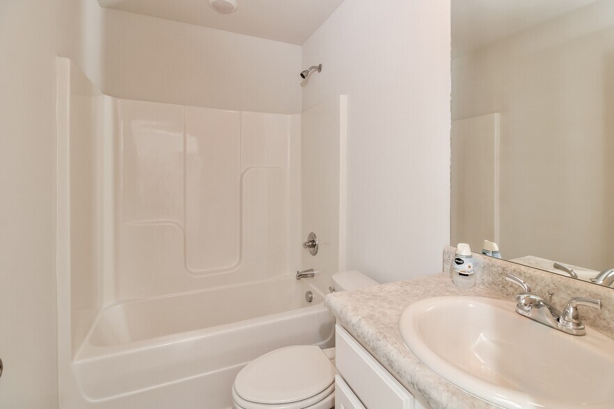 Building Photo - 5552 Cathwick Dr