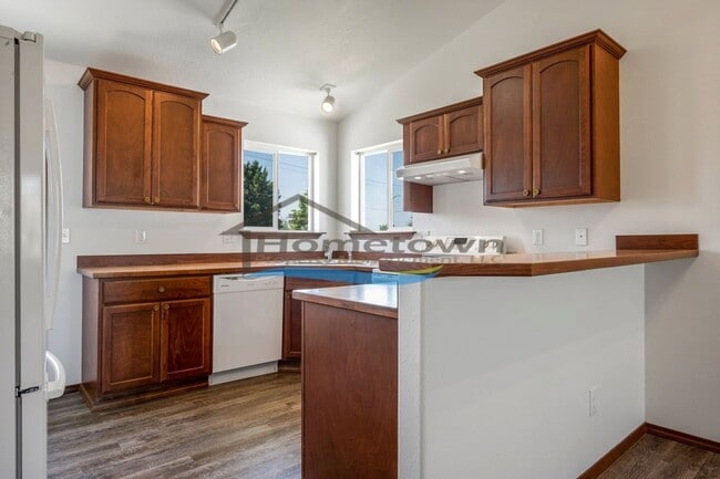 Building Photo - Beautiful Modern Home with 3 Bedrooms and ...