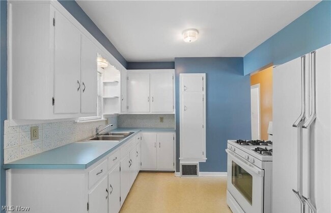 Building Photo - 629 Donald Ave