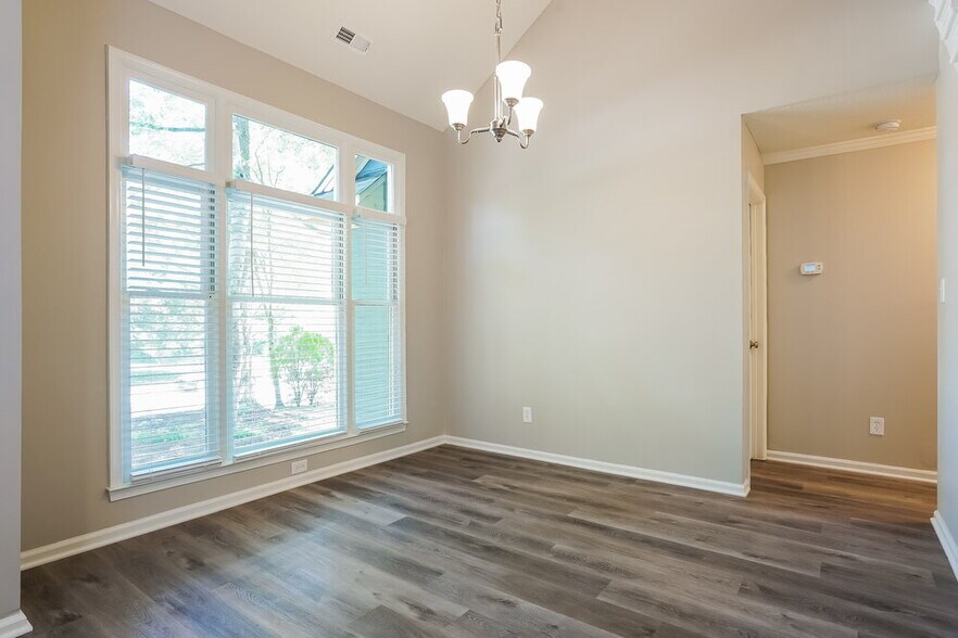 Building Photo - 1011 Laurens Way