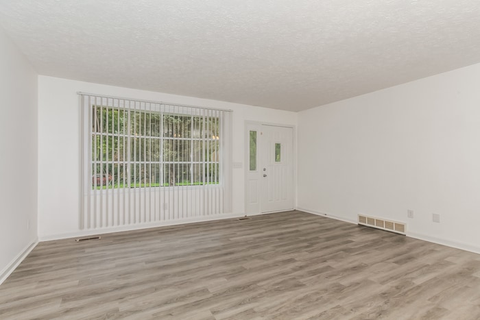 Building Photo - 273 Lindy Ave