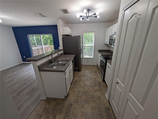 Building Photo - 4547 Ashburn Square Dr