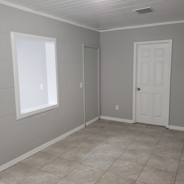 Building Photo - 2061 50th Avenue