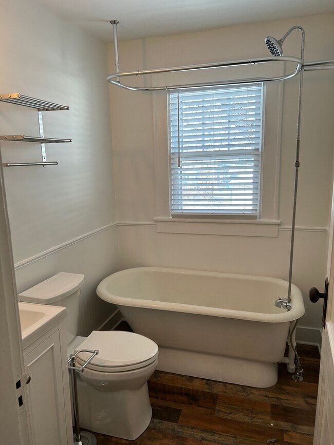 Building Photo - 5107 N College Ave