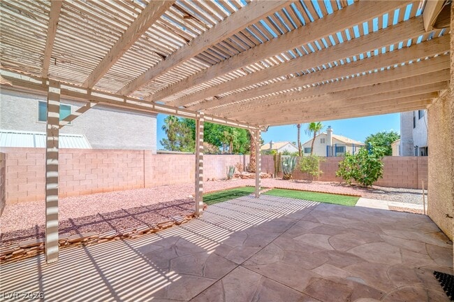 Building Photo - 2304 Chatfield Dr