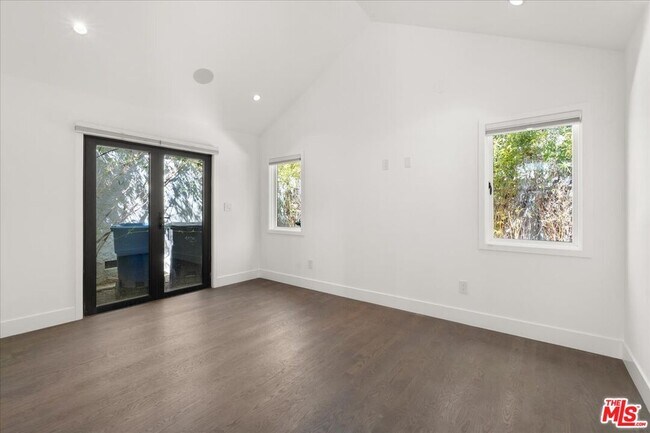 Building Photo - 4525 Melbourne Ave