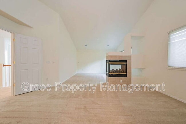 Building Photo - 10376 Dunsford Dr