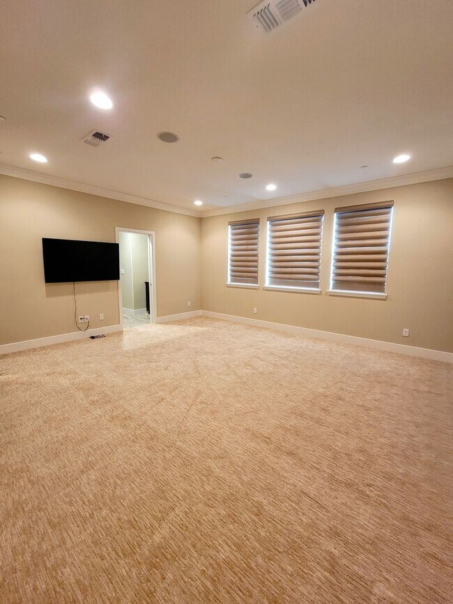 Building Photo - Move-In Special: Get $2,000 Off Your Secur...