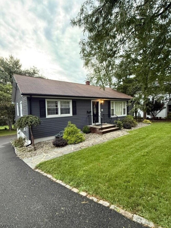 Building Photo - 78 Mounthaven Dr