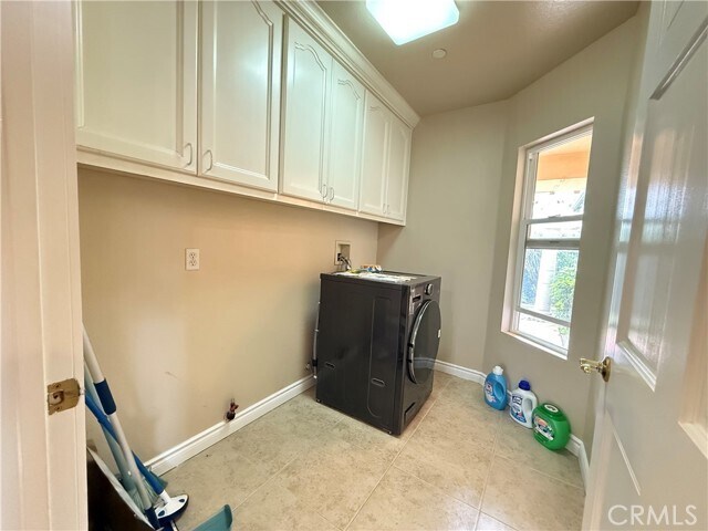 Building Photo - 603 E Longden Ave