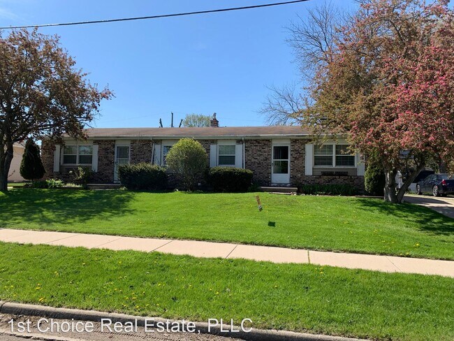 Building Photo - 3 br, 1 bath House - 5523 W. Michigan Ave.