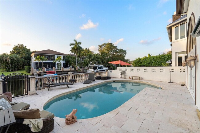 Building Photo - 1421 Ponce de Leon Dr