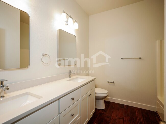 Building Photo - 6750 Diamond Glen Dr