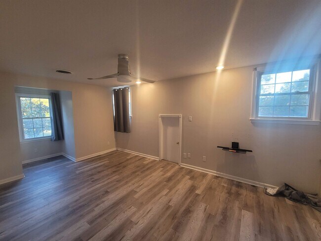 Building Photo - 2349 Ridgeland St