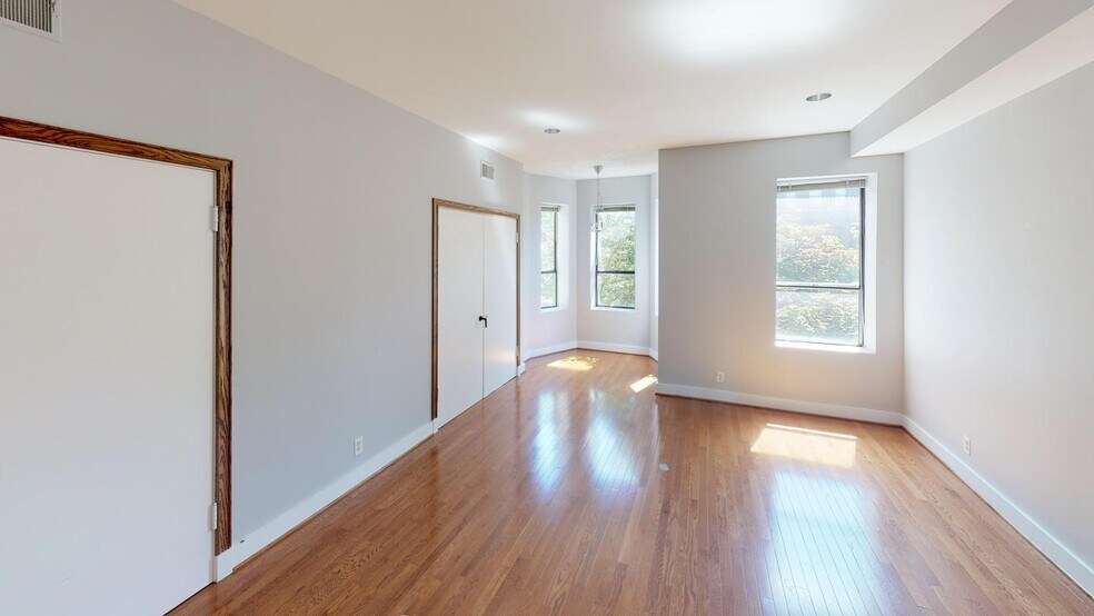 Building Photo - 1412 21st St NW