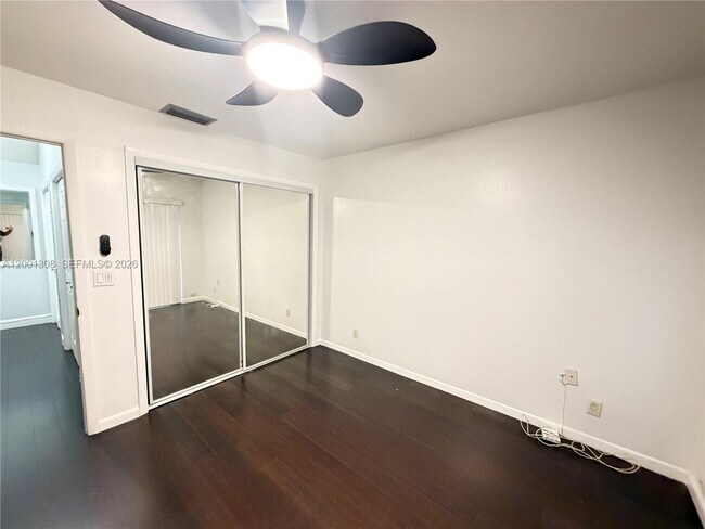 Building Photo - 6817 SW 40th St