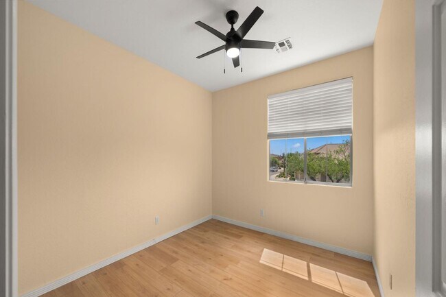 Building Photo - 7798 E Buteo Dr
