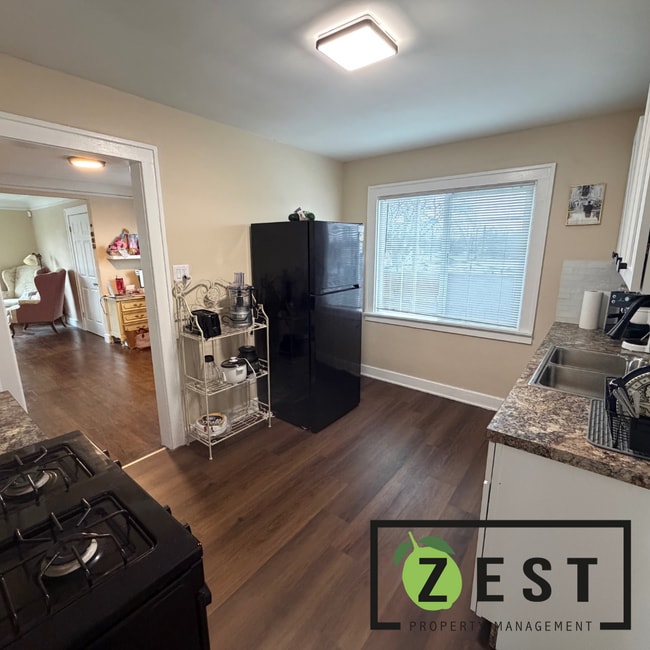 Building Photo - 5025 Somerset Ave