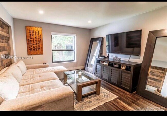 Building Photo - 3833 Cocoplum Cir