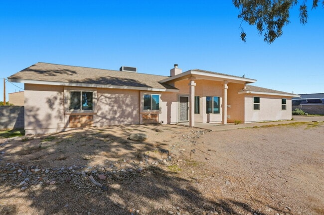 Building Photo - 7016 E Menlo St