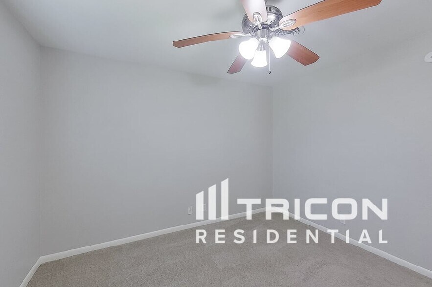 Building Photo - 3240 Springwood Ln