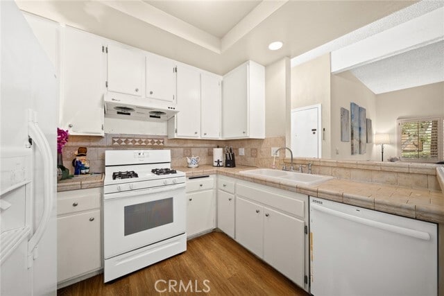 Kitchen/picture from past listing - 444 W Huntington Dr