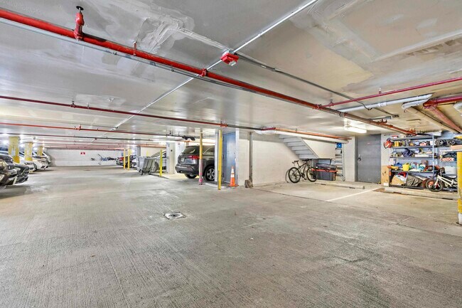 Building Photo - 510 Monroe St