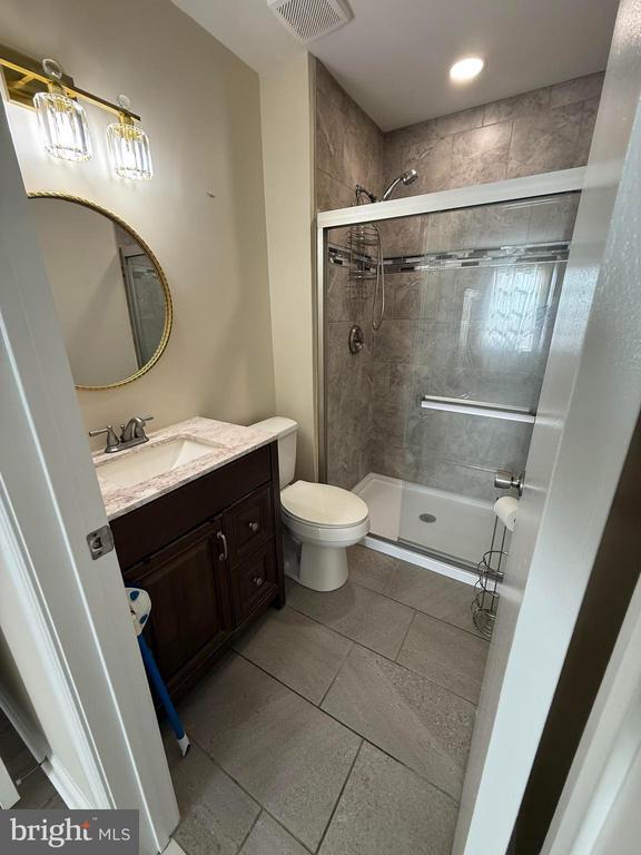 Building Photo - 64 Dover Ct