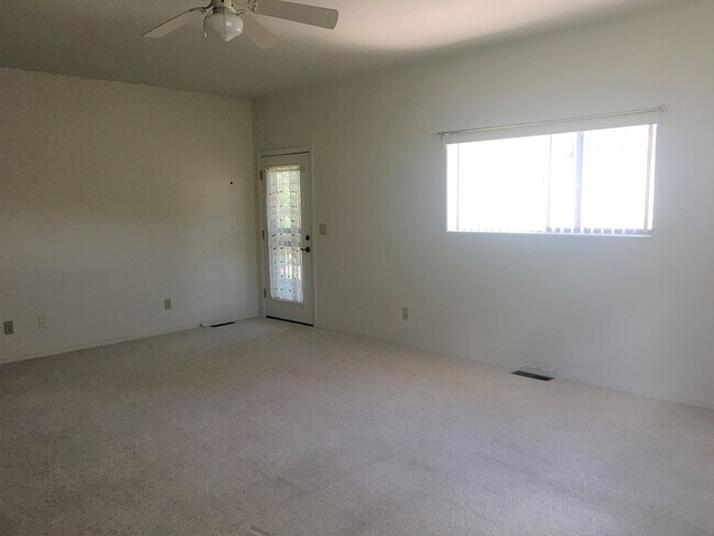 Building Photo - 1011 Sunrise Blvd