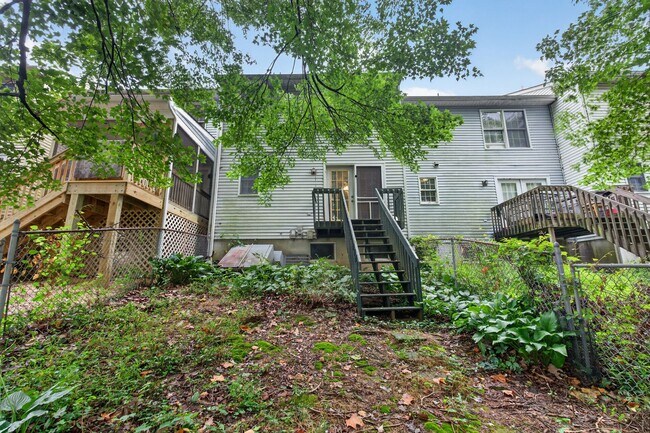 Building Photo - 8 Cypress Dr