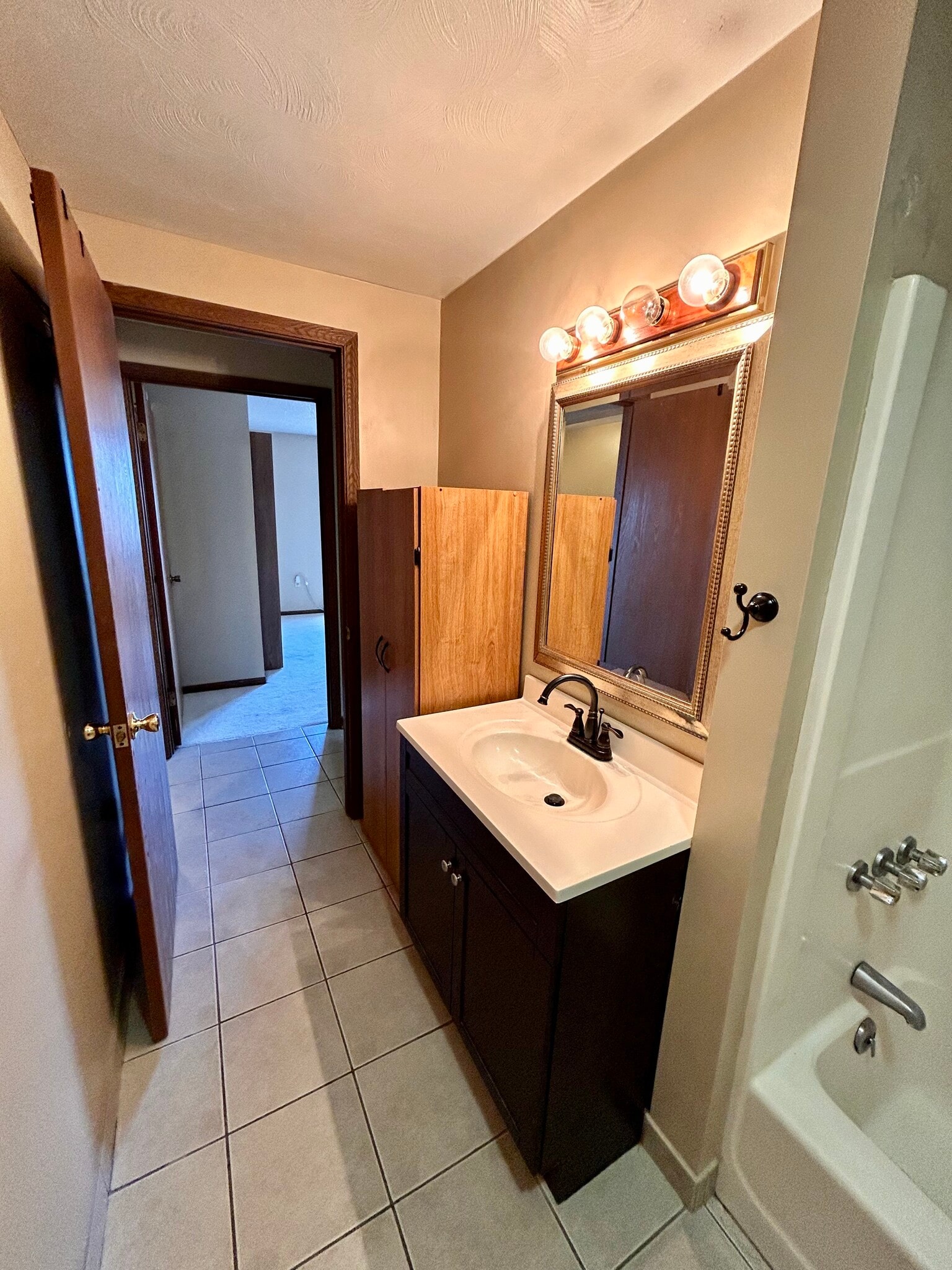 Bath - 8962 Porter Rd