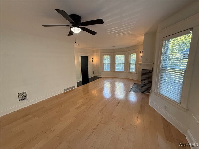 Building Photo - 95 Inwood Pl