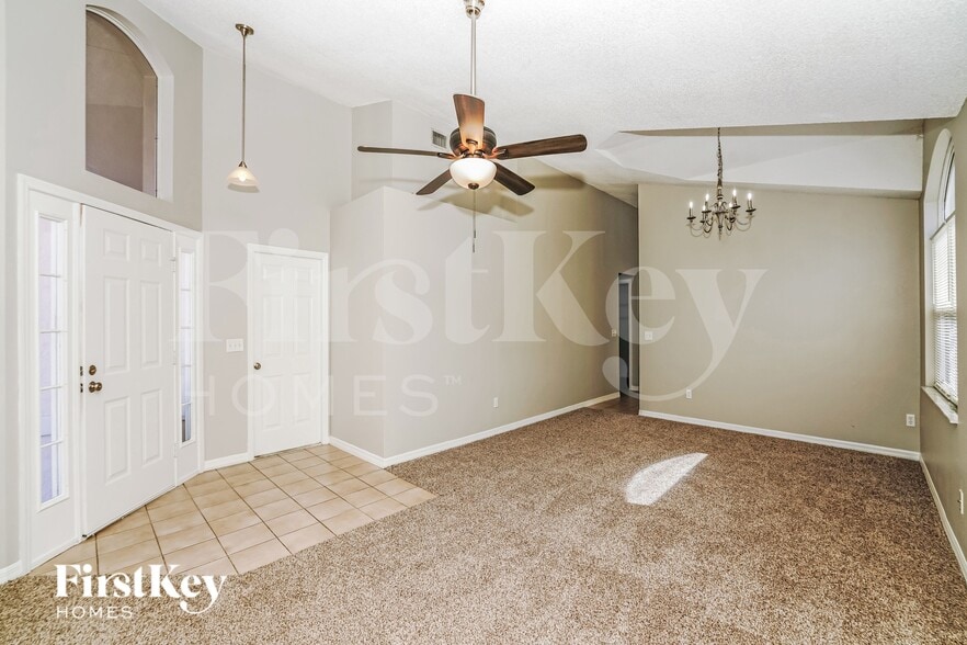 Building Photo - 601 Celito Dr