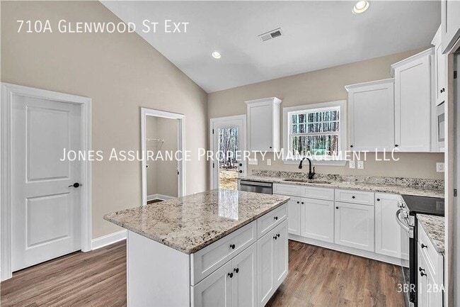 Building Photo - 710 Glenwood St