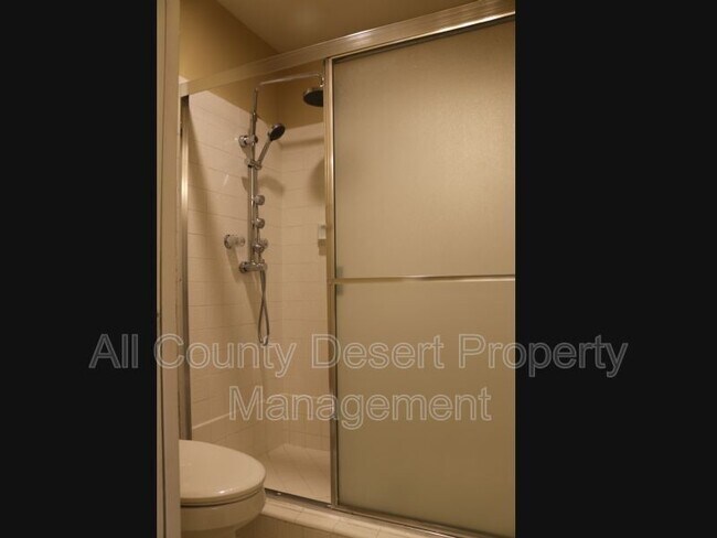 Building Photo - 45426 Driftwood Dr