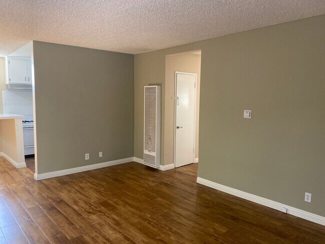 Interior Photo - Montrose, 3104