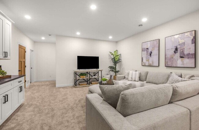 Building Photo - Stunning New Construction in the Heart of Uptown