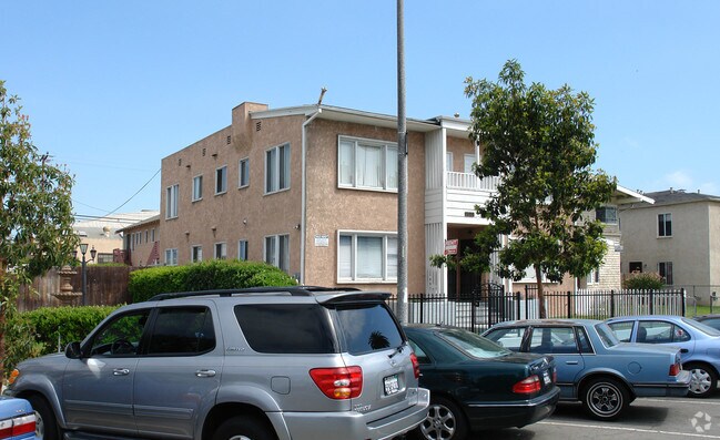 Building Photo - 1536-1538 Locust Ave