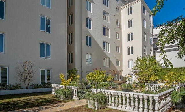 Building Photo - 1424 N Crescent Heights Blvd