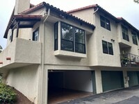 Building Photo - Spacious & Bright 3 Bedroom End Unit Condo in Prime Location