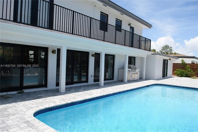 Building Photo - 1240 NE 27th Terrace