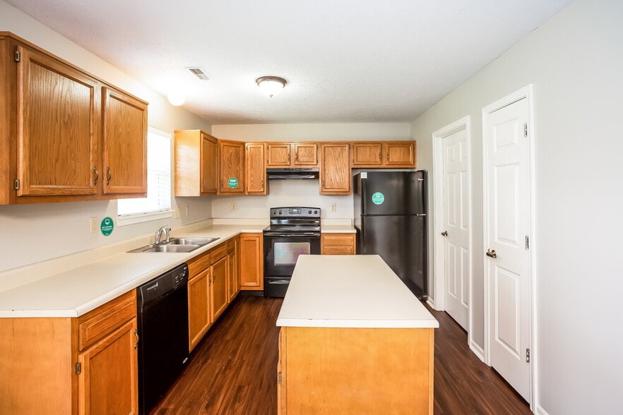 Building Photo - 7639 Dancy Dr