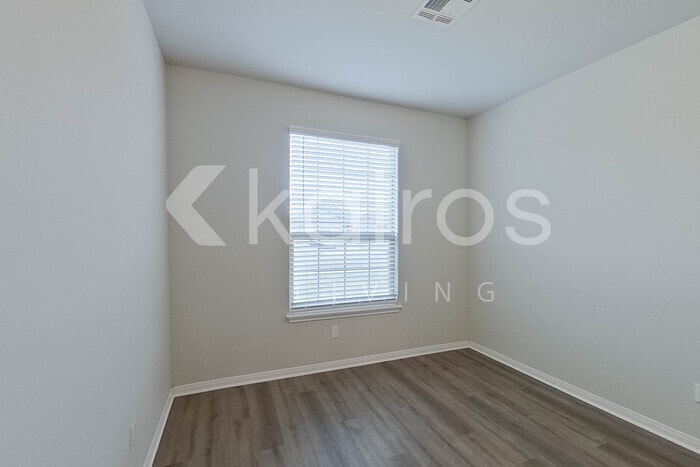 Building Photo - 825 NW 5th St