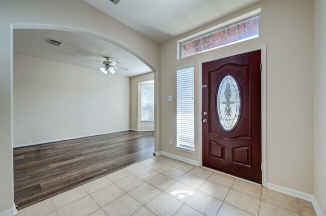 Building Photo - 7414 Compass Rose Dr
