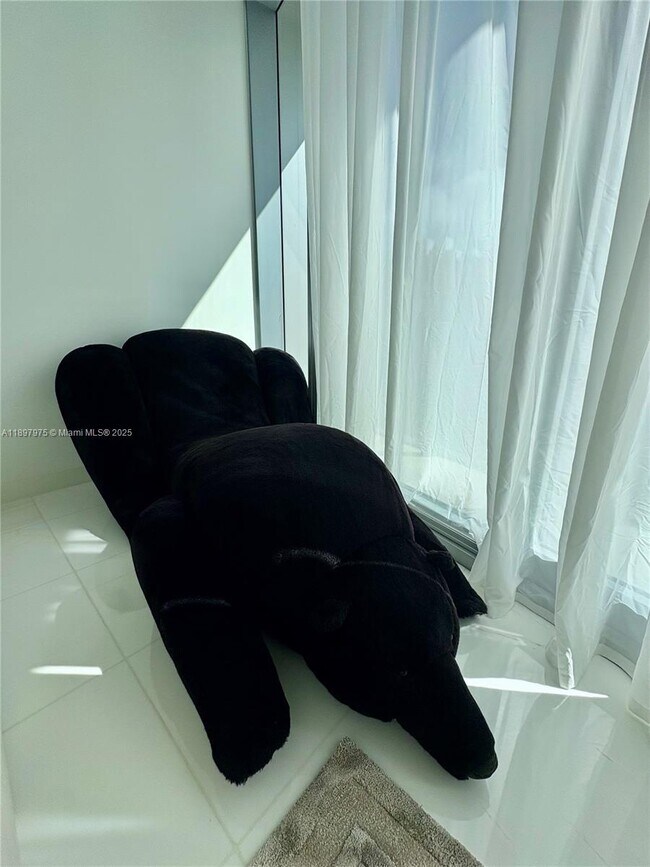 Building Photo - 300 Biscayne Blvd Way