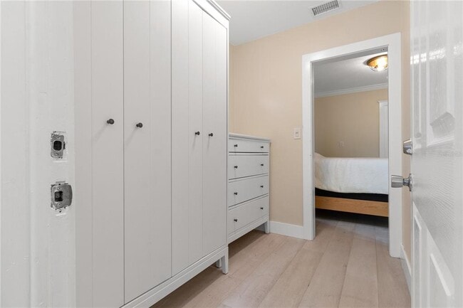 Building Photo - 609 N Osceola Ave