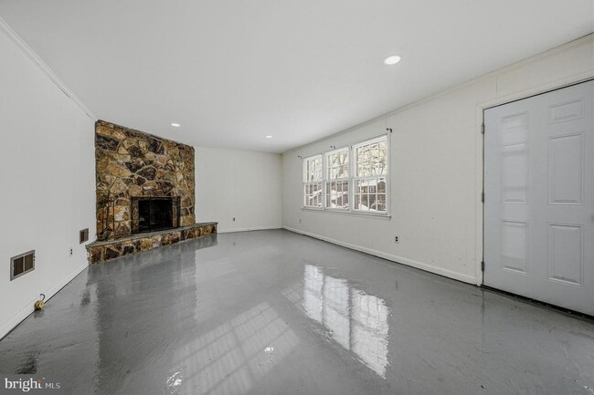 Building Photo - 2651 Abington Rd