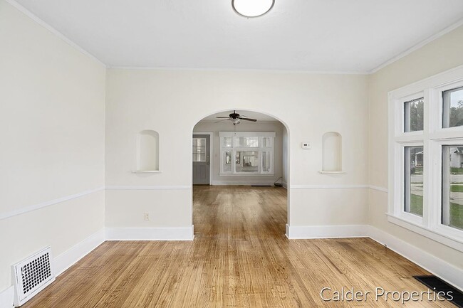 Building Photo - 1639 Wendler Ave SW